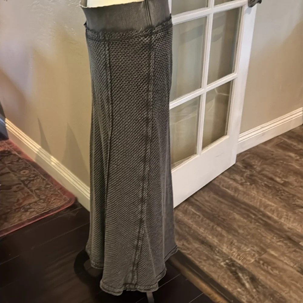 Incredible cotton mesh with full lining Free People skirt in grey NWOT! - Picture 2 of 12